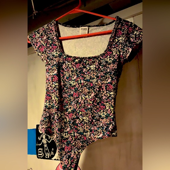 Flowered, XS PINK Victoria’s Secret bodysuit. 95% cotton. Gently used. - Picture 1 of 4